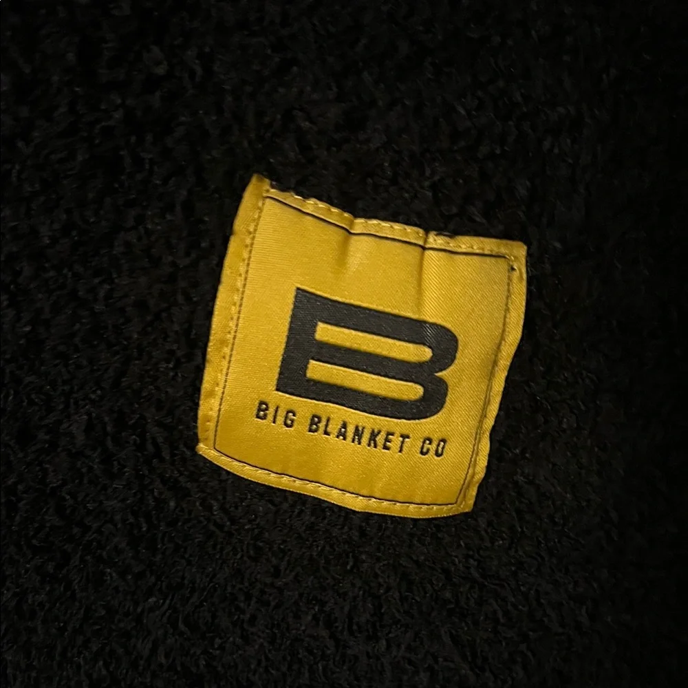 Big Blanket Co Black Fleece Blanket Premiere Plush Wrap - Picture 3 of 10